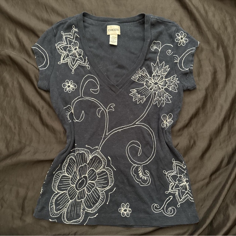 Vintage Y2K embroidered v-neck
By: Chicos